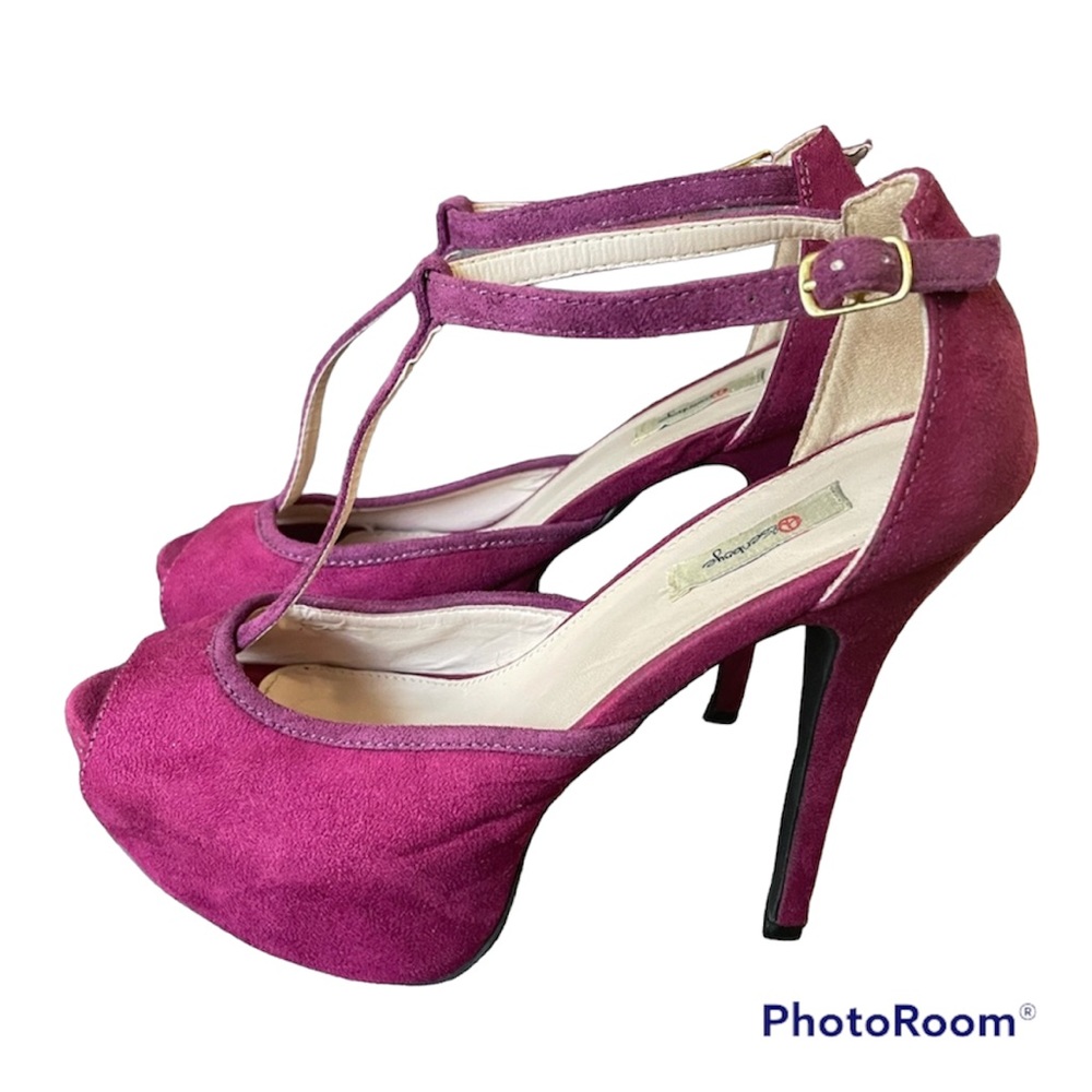 *** SOLD*** Olsenboye Magenta T-strap Stiletto Heels Women’s Size 9